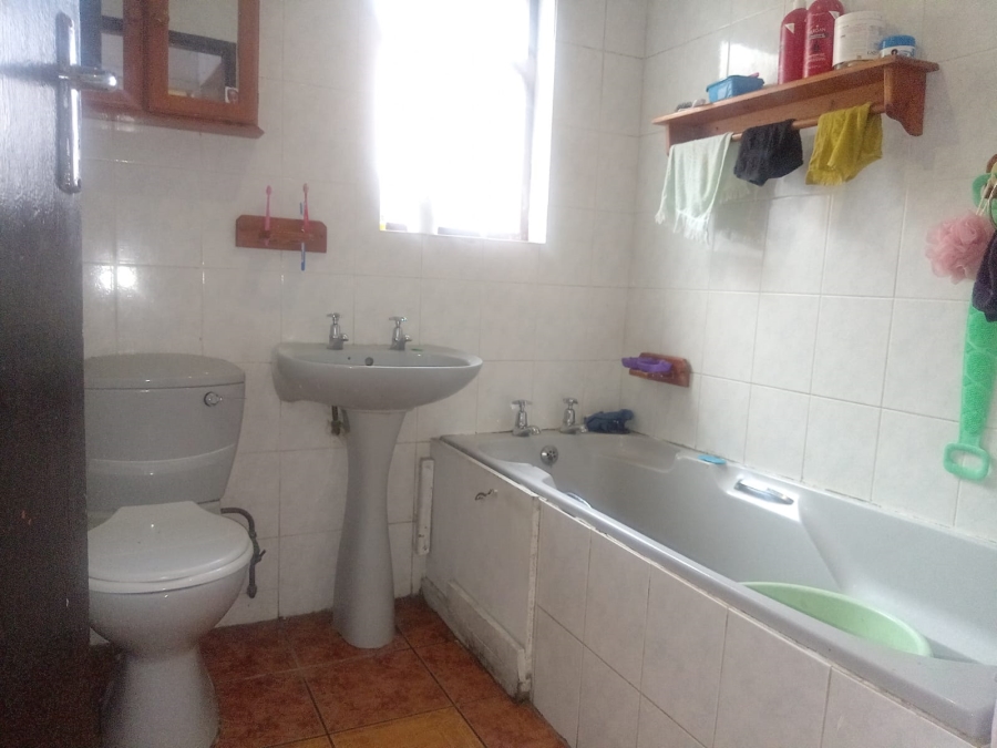 3 Bedroom Property for Sale in Lentegeur Western Cape